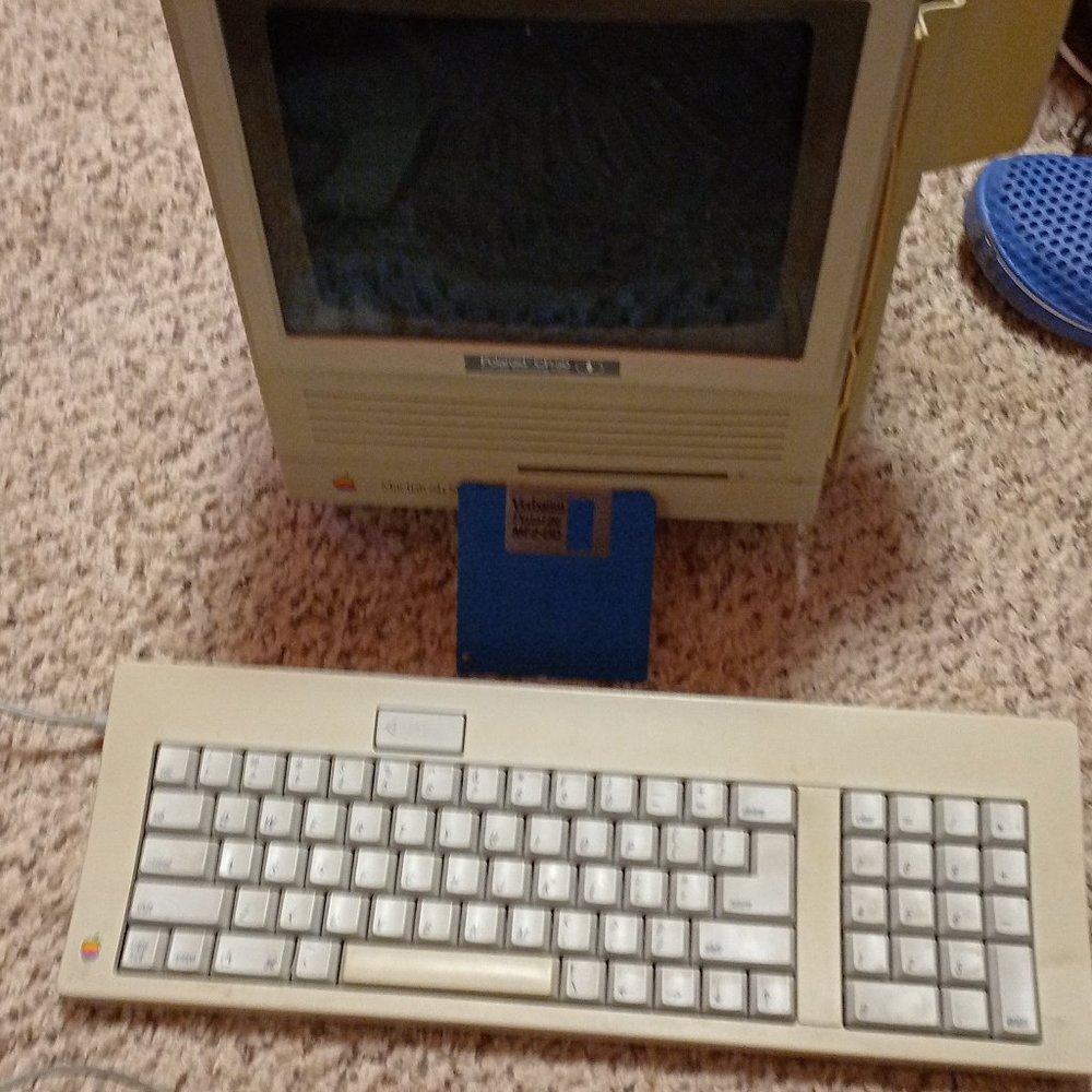 1989 Macintosh SE30 computer